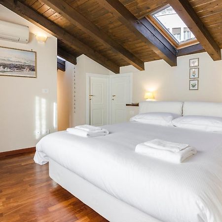 ボローニャFlat 13: Elegante E Luminoso Con Terrazzo Privatoアパートメント エクステリア 写真